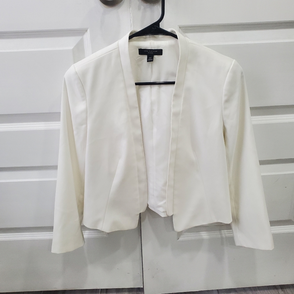Beautiful Ann Taylor White Blazer